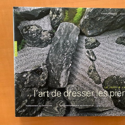 « L'art de dresser les pierres » aux Editions Hazan