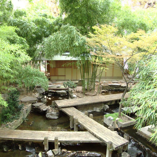 Aide à la venue d'artisans japonais pour la rénovation de la Maison de thé 